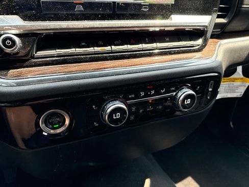 Used 2024 GMC Sierra 1500 Elevation AWD/4WD image 17