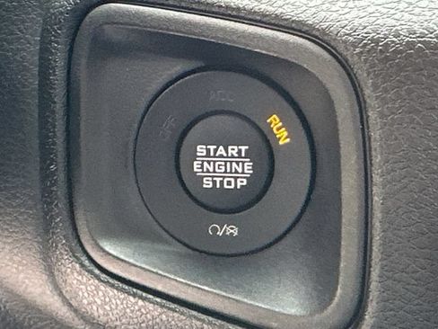 Used 2025 Jeep Wrangler Sport AWD/4WD image 28