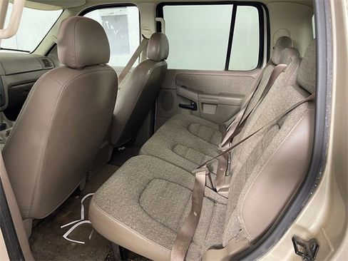 Used 2004 Ford Explorer XLS image 12