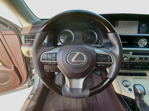 Used 2017 Lexus ES 350 w/ Ultra Luxury Package FWD image 38