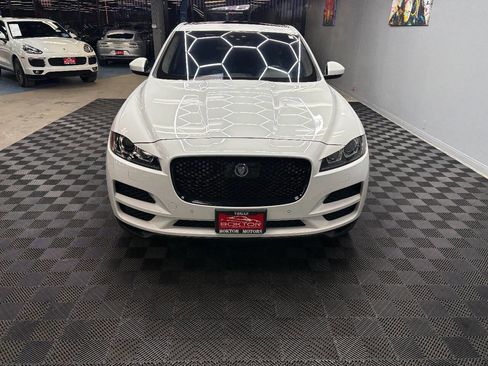 Used 2020 Jaguar F-PACE Premium image 4