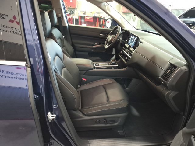 Certified 2025 Nissan Pathfinder SL AWD/4WD image 26