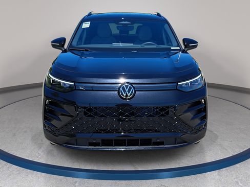 New 2026 Volkswagen Tiguan SE R-Line AWD/4WD image 2