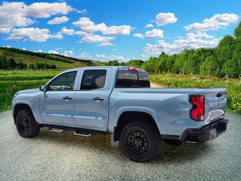 Used 2025 Chevrolet Colorado W/T RWD image 4