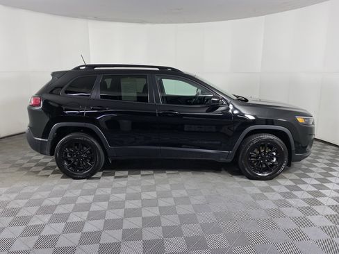 Used 2023 Jeep Cherokee Altitude Lux image 7