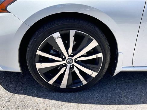 Used 2022 Nissan Altima 2.5 SR FWD image 8