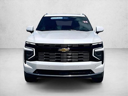 Certified 2025 Chevrolet Suburban High Country image 3