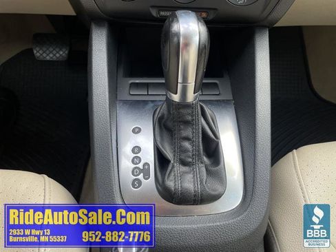Used 2013 Volkswagen Jetta SE FWD image 19