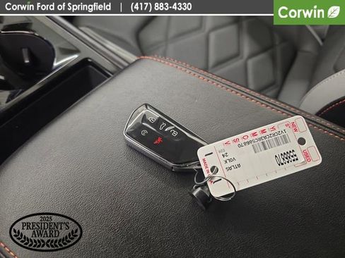 Used 2024 Volkswagen Atlas Peak Edition SE AWD/4WD image 27