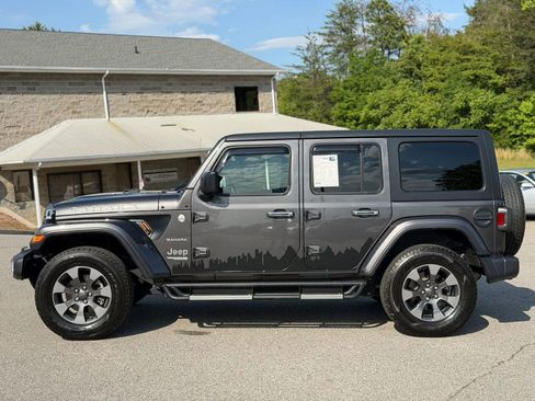 Used 2019 Jeep Wrangler Unlimited Sahara AWD/4WD image 2