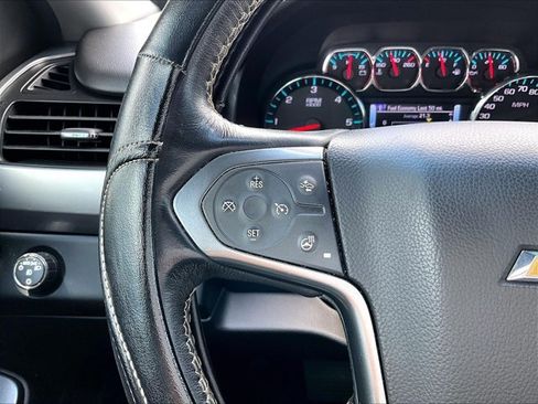 Used 2020 Chevrolet Suburban LT w/ RST Edition RWD image 20