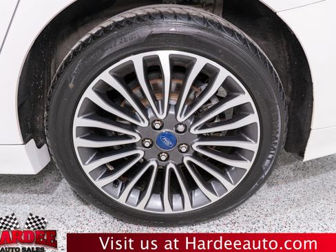 Used 2017 Ford Fusion SE image 10