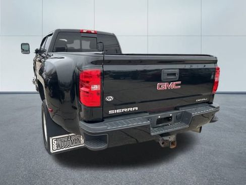 Used 2019 GMC Sierra 3500 Denali w/ Duramax Plus Package image 9