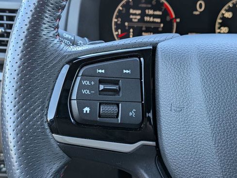 Used 2025 Honda Ridgeline Black Edition image 24