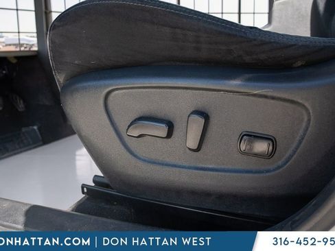 Used 2014 Nissan Rogue SV FWD image 16