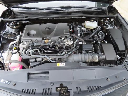 Used 2023 Toyota Camry LE image 10