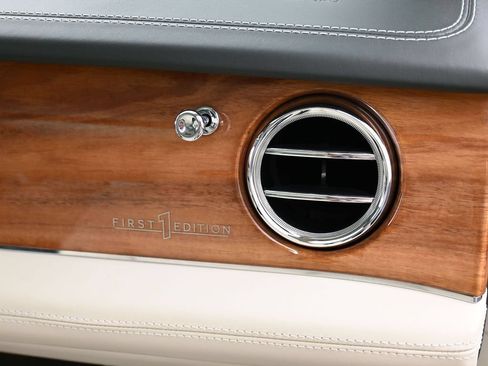 Certified 2022 Bentley Bentayga AWD/4WD image 34