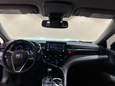 Used 2022 Toyota Camry LE w/ Convenience Package image 18