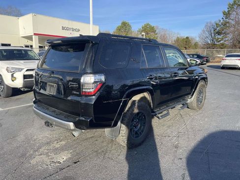 Used 2022 Toyota 4Runner TRD Off-Road Premium image 10