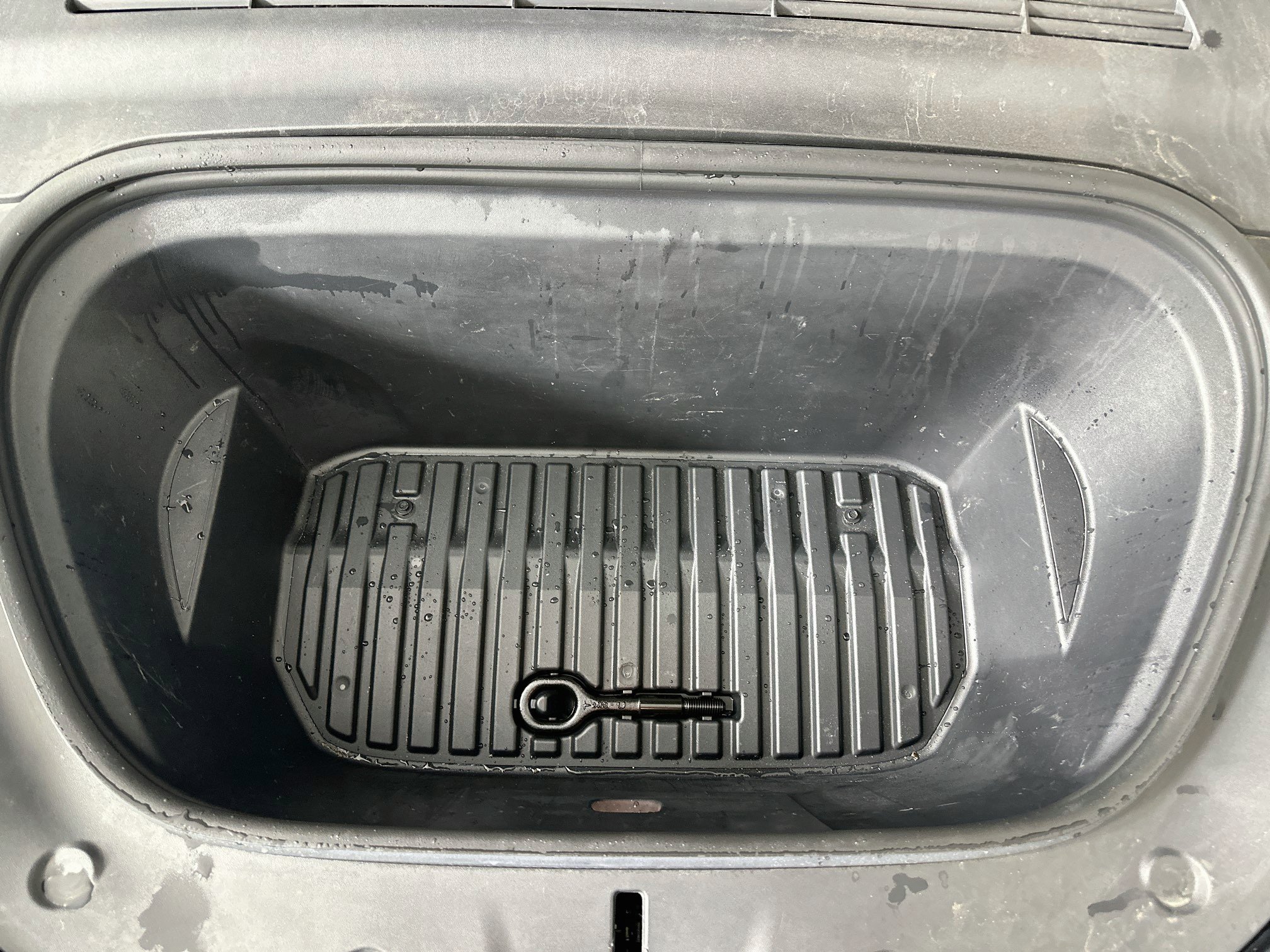 Used 2024 Tesla Model Y Long Range AWD/4WD image 32