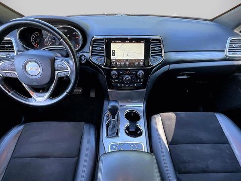 Certified 2022 Jeep Grand Cherokee Laredo X AWD/4WD image 15