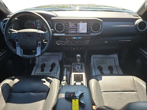 Used 2023 Toyota Tacoma TRD Off-Road w/ TRD Premium Off Road Package AWD/4WD image 10