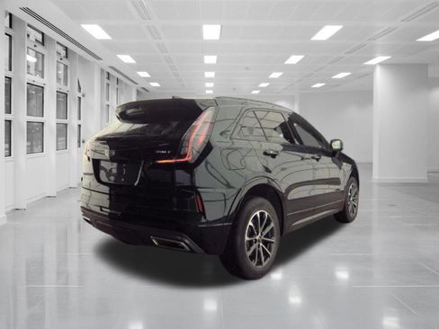 Used 2024 Cadillac XT4 Sport w/ Active Safety Package AWD/4WD image 5