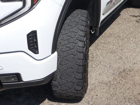 Used 2023 GMC Sierra 1500 AT4 w/ Technology Package AWD/4WD image 54