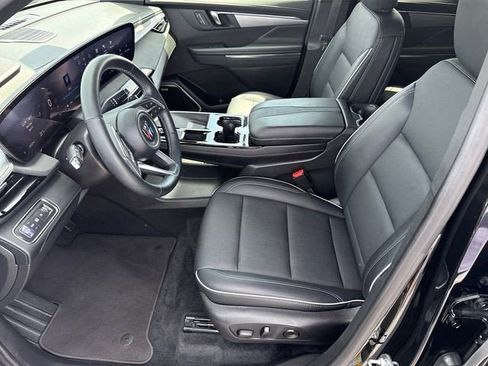 Used 2025 Buick Enclave Preferred FWD image 10