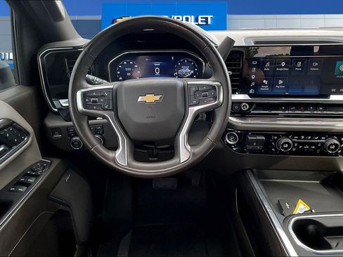 Used 2024 Chevrolet Silverado 2500 LTZ w/ LTZ Convenience Package image 9