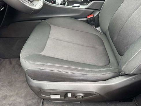 Used 2025 Jeep Grand Cherokee Laredo X image 19