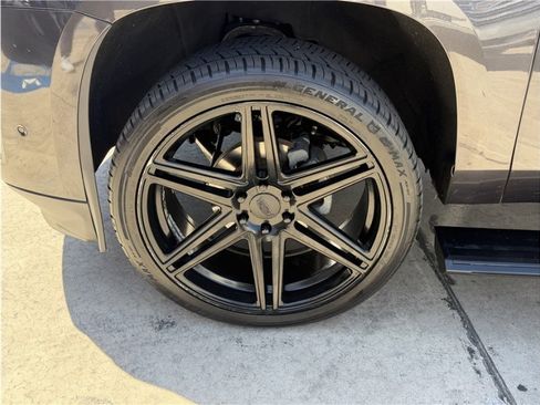 Used 2018 Cadillac Escalade Premium Luxury AWD/4WD image 12