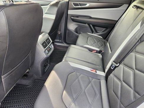 Used 2024 Volkswagen Atlas Peak Edition SEL image 32