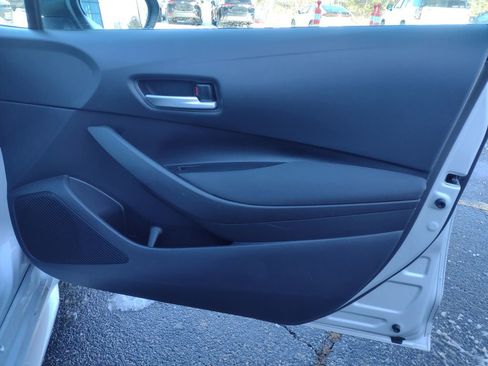 Used 2020 Toyota Corolla LE w/ LE Premium Package image 21