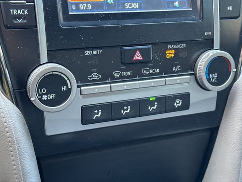 Used 2012 Toyota Camry LE image 20