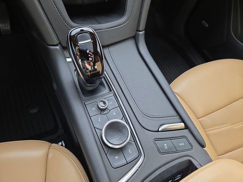 Used 2022 Cadillac XT6 Premium Luxury w/ Platinum Package image 22