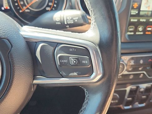 Used 2022 Jeep Wrangler Unlimited Sahara w/ Cold Weather Group AWD/4WD image 23