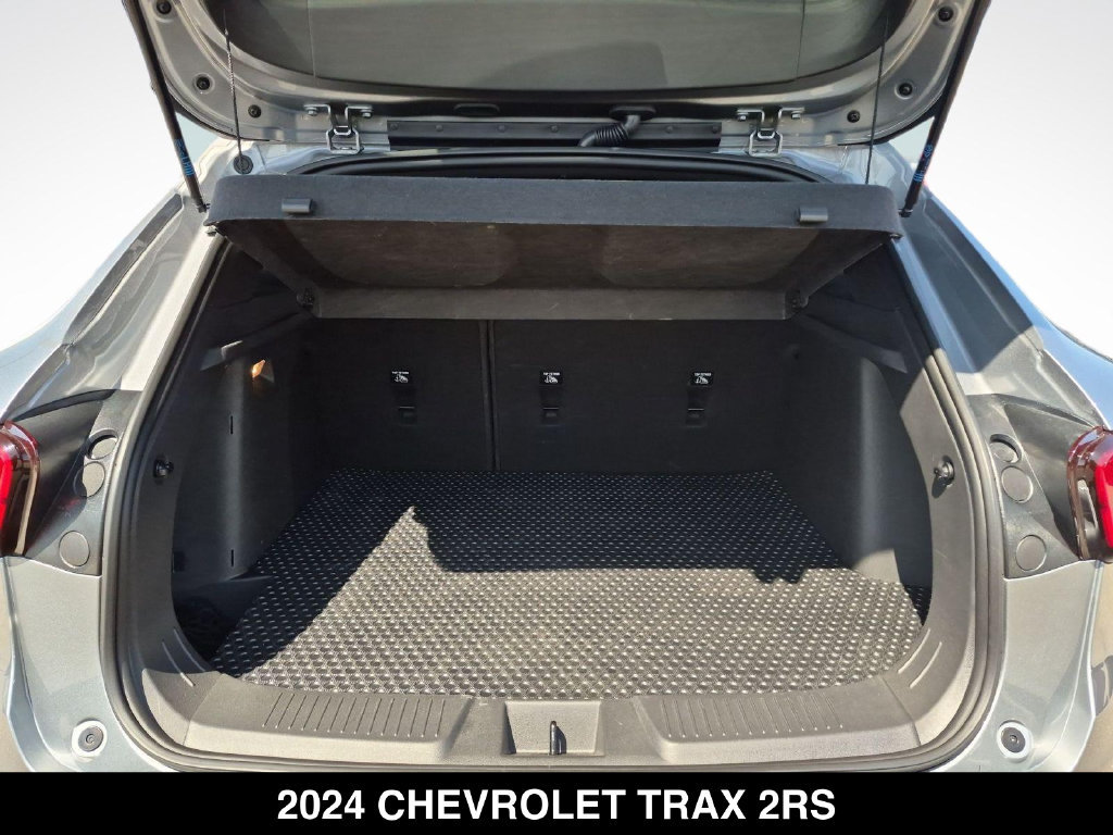 Used 2024 Chevrolet Trax RS w/ Driver Confidence Package FWD image 24