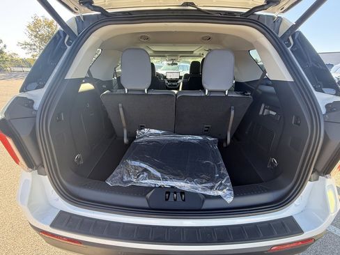 New 2026 Ford Explorer Active w/ Active Comfort Package image 13