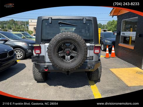 Used 2014 Jeep Wrangler Unlimited Sport w/ Connectivity Group AWD/4WD image 4