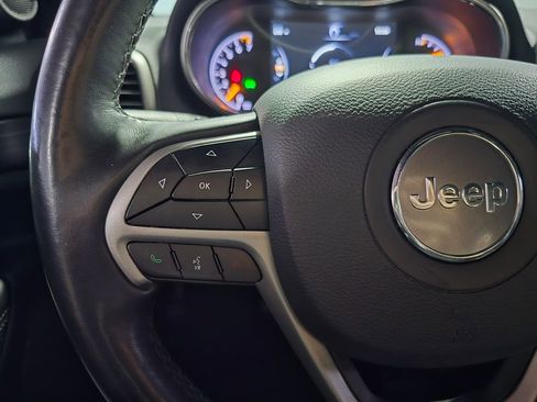 Used 2022 Jeep Grand Cherokee Laredo X RWD image 16