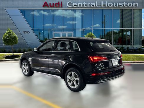 Certified 2023 Audi Q5 2.0T Premium w/ Convenience Package image 3
