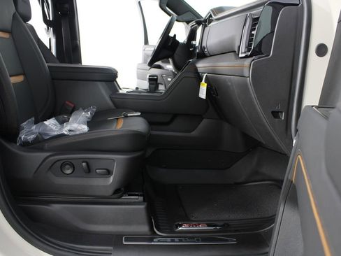 New 2026 GMC Sierra 1500 AT4 w/ AT4 Premium Package AWD/4WD image 25