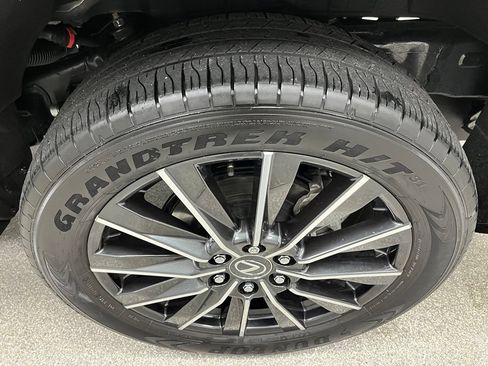 Used 2025 Lexus GX 550 w/ Accessory Package (2T) AWD/4WD image 16