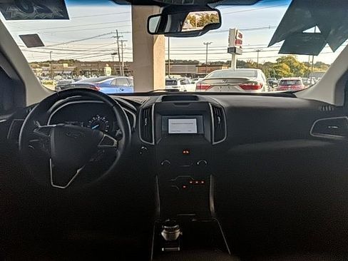 Used 2020 Ford Edge SEL w/ Convenience Package image 18