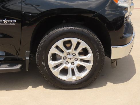 Used 2022 Chevrolet Silverado 1500 LTZ AWD/4WD image 9