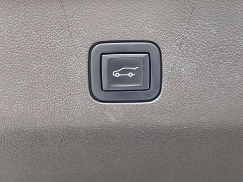 Used 2023 Cadillac Escalade Premium Luxury image 11