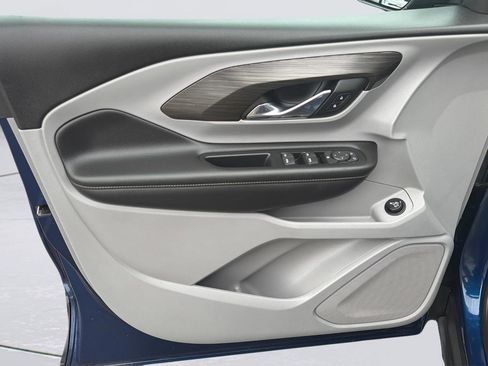 Used 2023 GMC Terrain SLE w/ Driver Convenience Package image 22