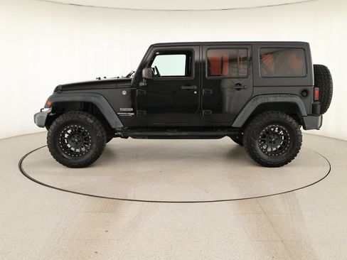 Used 2018 Jeep Wrangler Unlimited Sport w/ Connectivity Group AWD/4WD image 2