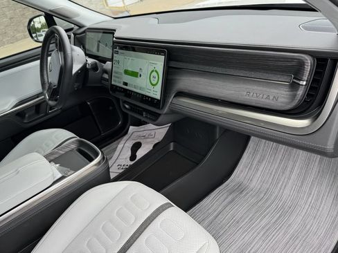 Used 2023 Rivian R1S Adventure AWD/4WD image 31